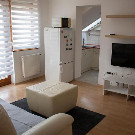 Апартаменти Csalogany Apartman Сексард Екстер'єр фото