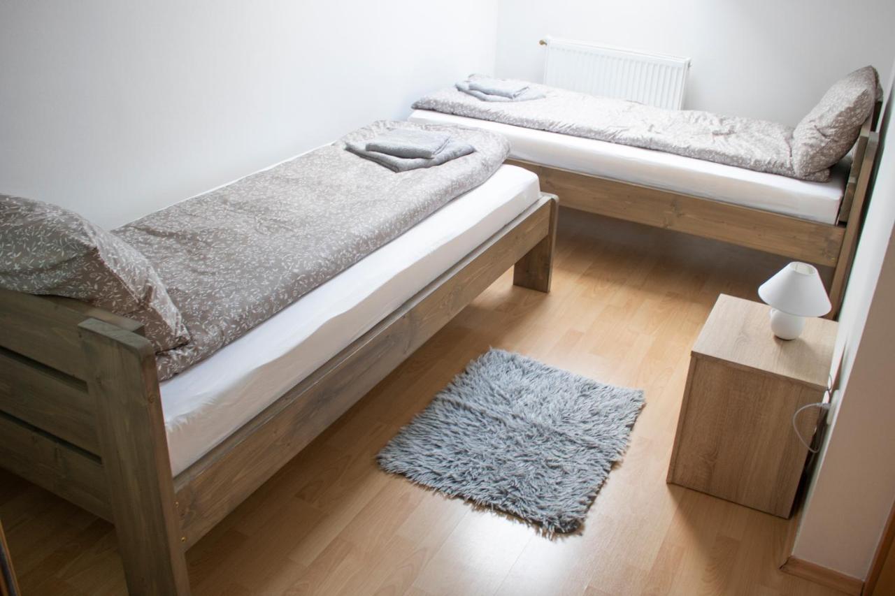 Апартаменти Csalogany Apartman Сексард Екстер'єр фото