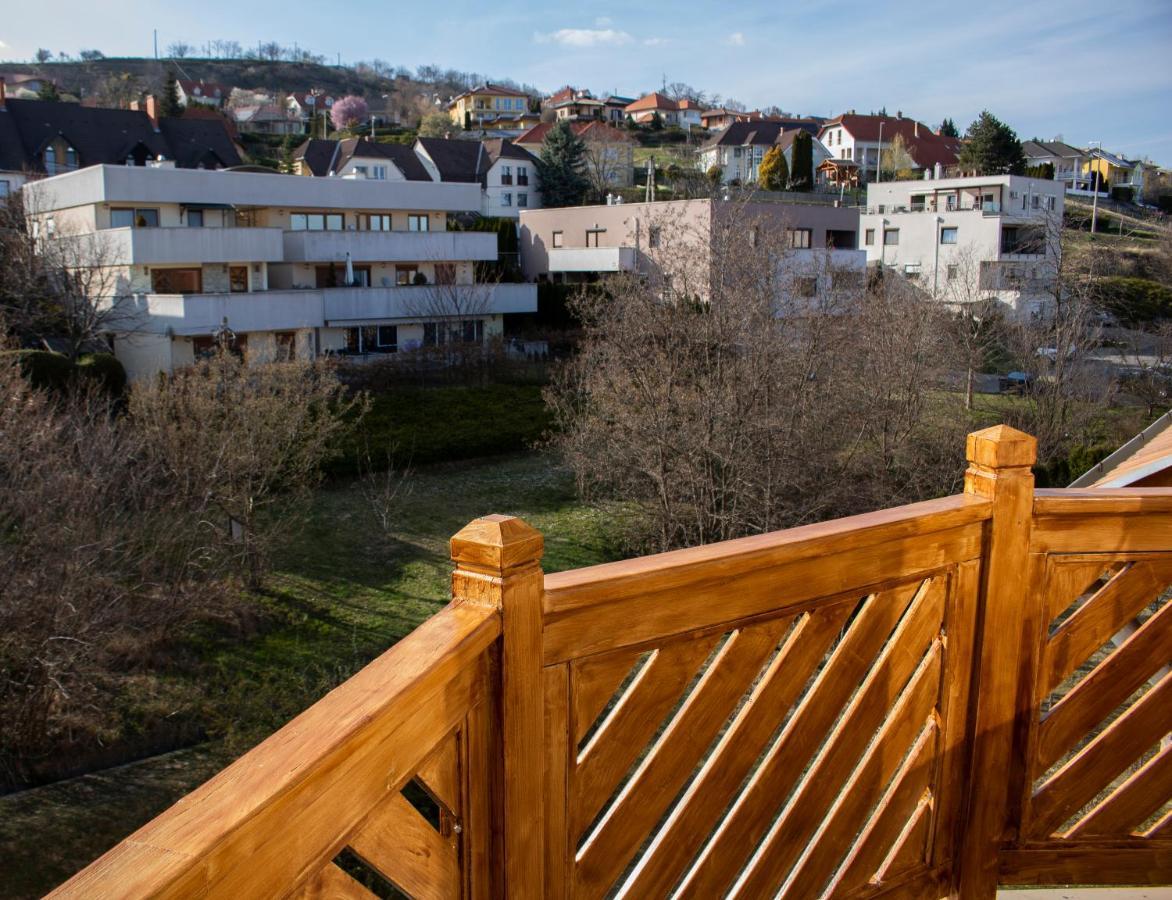 Апартаменти Csalogany Apartman Сексард Екстер'єр фото